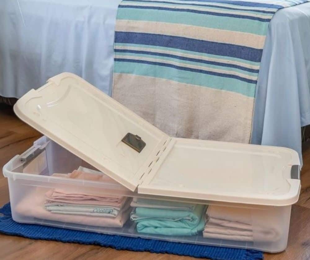 Caja Ultraforte Reyplast 71L - Tapa Almendra